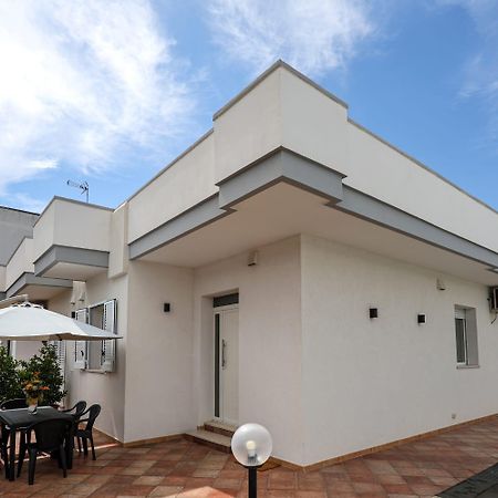 Casa Vacanze Nonnofiore 莱韦拉诺 外观 照片